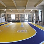 Eelkontrollitud siseruumidespetsiifiline pinnakiht